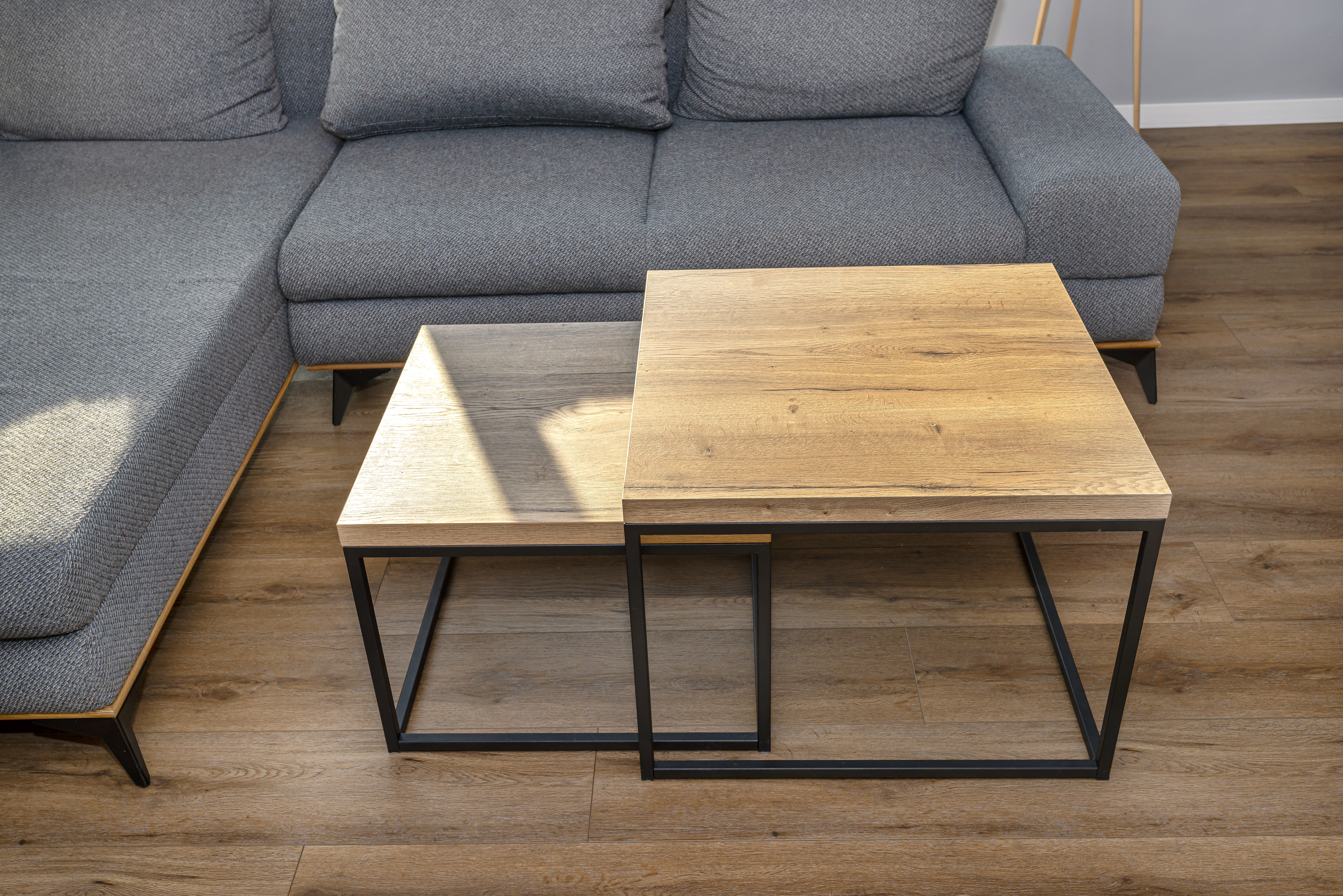 Set of nesting tables